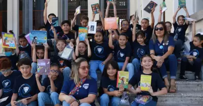 Siembra y cosecha de libros en la Unison