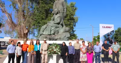 Conmemoran aniversario de natalicio de Plutarco Elas Calles.