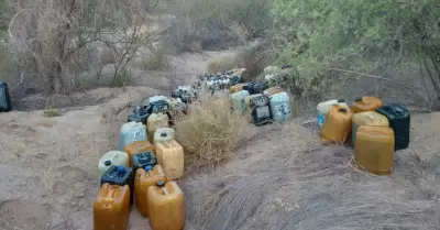 Bidones en punto ilegal de venta de combustible