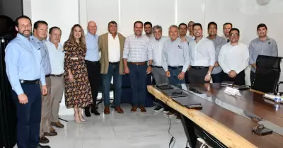 Presentan a Too Astiazarn proyecto de Clster Logstico KINETEC