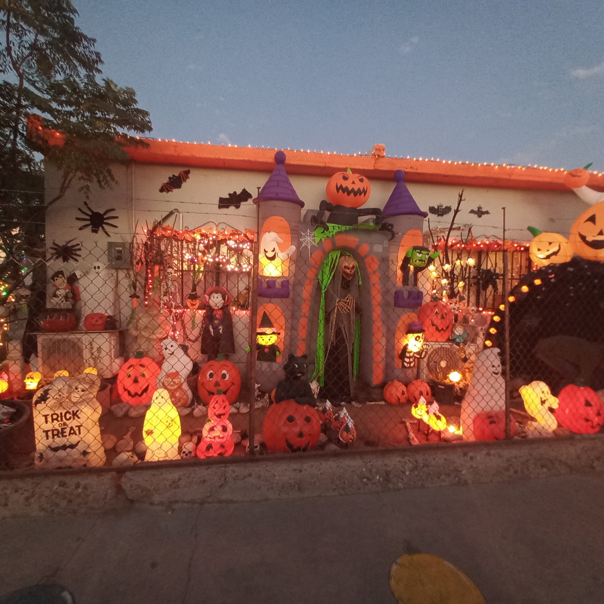 La "casa de Halloween", una tradición de 26 años en Hermosillo