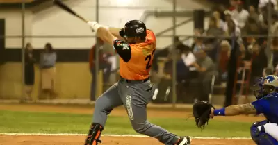 Naranjeros vs Yaquis en Douglas.