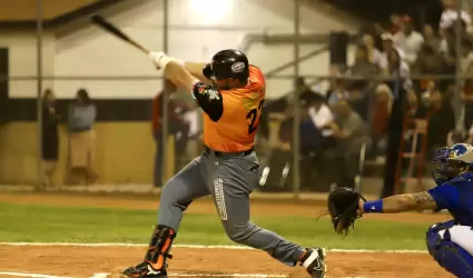 Naranjeros vs Yaquis en Douglas.