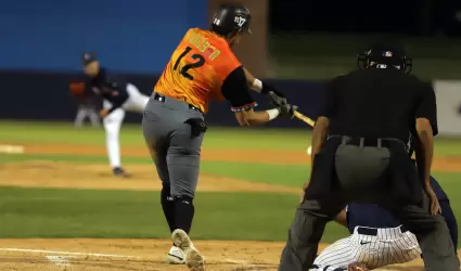 Naranjeros de Hermosillo cay ante la Universidad de Arizona