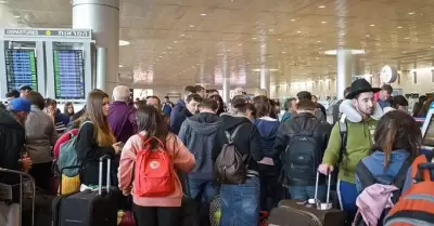 Mexicanos varados en aeropuerto de Israel