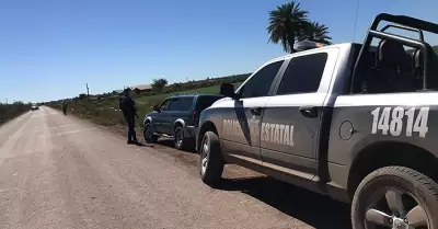 Roban autos a empleados de minera, en carretera a Mazatn