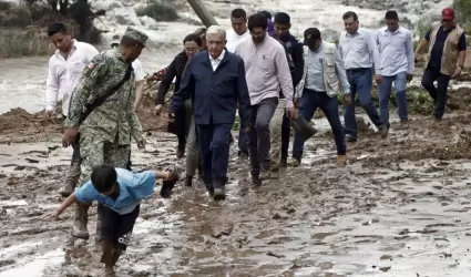 Lpez Obrador, en su travesa para llegar a Acapulco