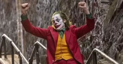 Joaquín Phoenix como Joker.
