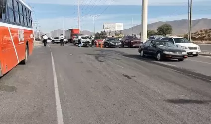 Motociclista muere al chocar con camin urbano