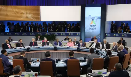 López Obrador en cumbre de la APEC