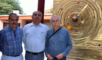 R�plica en Unison del mecanismo monumental de Antikythera