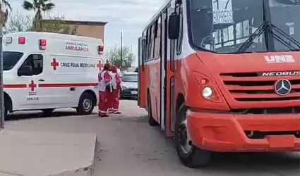 Otro camin del transporte pblico participa en choque