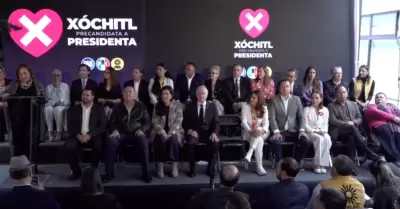 Xóchitl Gálvez presentó a su equipo de 22 colaboradores que la acompañarán a lo 