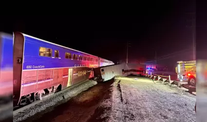 Accidente entre tren Amtrak y camin cierra temporalmente autopista en Californi