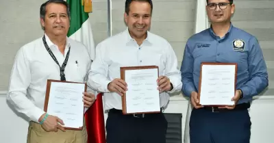 Firma de convenio con sindicato de Bomberos