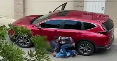 Captan en video violento asalto a persona de la tercera edad