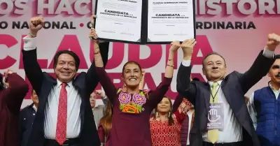 Claudia Sheinbaum recibe constancia como candidata presidencial de Morena