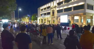 Transmisión del juego de la final entre Naranjeros y Venados en la Plaza Zaragoz