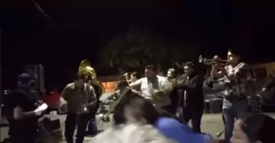 Personas asistentes a una fiesta captan momento de balacera en Ciudad Obregón.