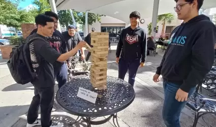 Generacin con Rumbo ofrece un espacio de recreacin con juegos de mesa en la Un