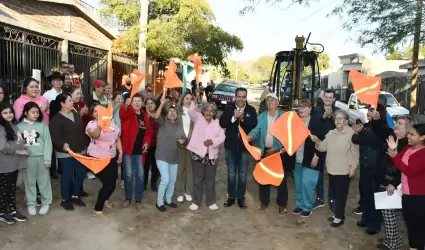 Inicia pavimentacin de la calle Bacanora en la colonia Insurgentes