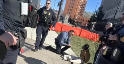 Un aficionado se abalanz sobre un hombre que estaba siendo perseguido sin medit