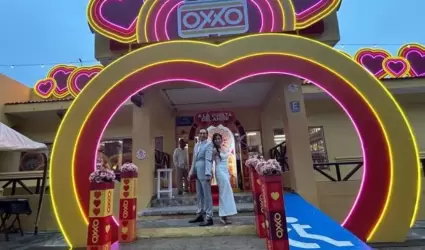Pareja se casa en el "Oxxo ms bonito de Mxico"