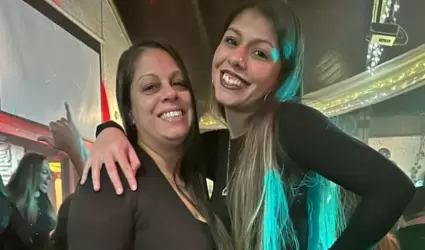 Laticha Bracero, de 42 años, y su hija Alyssa, de 21.