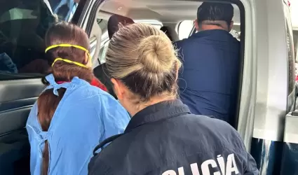 Mujer da a luz en patrulla de la PESP