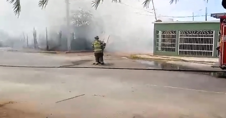 Bomberos sofocan incendio en vivienda de la colonia Adolfo de la Huerta ...