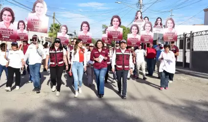 Lorenia Valles y Heriberto Aguilar, realizaron un recorrido por la colonia Puebl