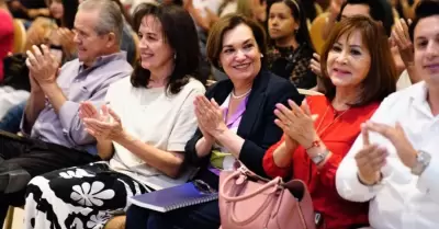 Dolores del Ro recibe propuestas de ciudadanos