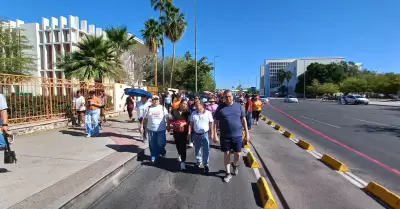 Caminata organizada por sindicatos en los alrededores de la Unison