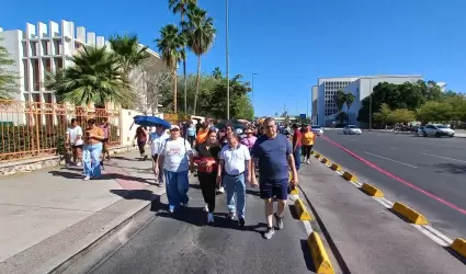 Caminata organizada por sindicatos en los alrededores de la Unison