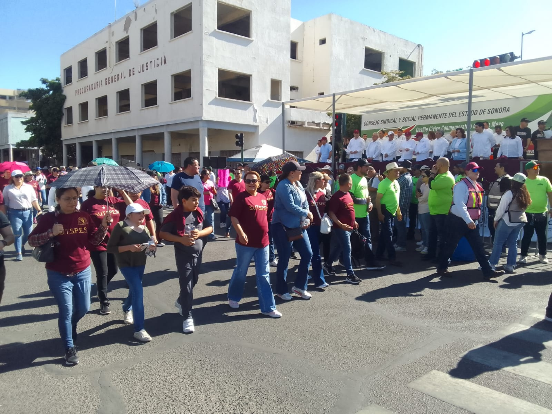 Participan 20 mil personas en desfile conmemorativo del Día del Trabajo ...