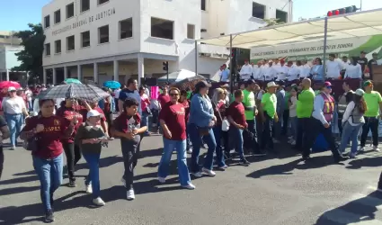 Participantes en desfile del Da del Trabajo