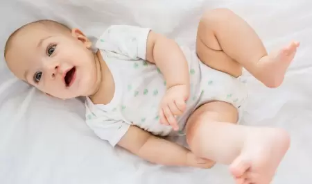 Beb usando mameluco