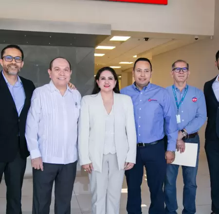 C�lida L�pez sostuvo reuni�n con empleados de CT Internacional