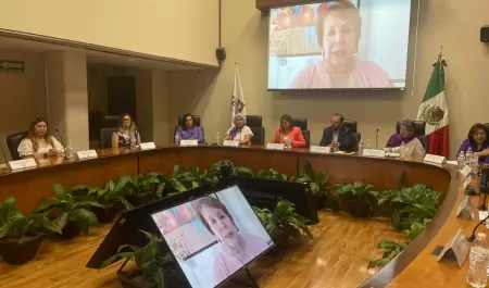 Firma de la agenda poltica entre la Observatoria MX Sonora y candidatas