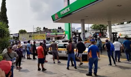 Maestros adheridos a la CNTE toman al menos 12 gasolineras en Tuxtla Guti�rrez