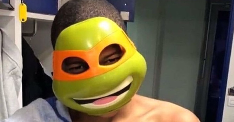 Kylian Mbappé luce máscara al estilo de Las Tortugas Ninja en la ...