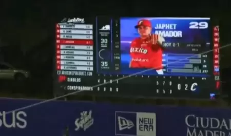 Jonrn de Japhet Amador se estrella en pantalla del estadio