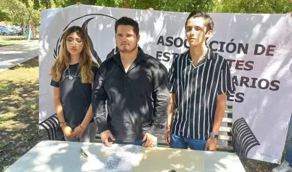 Integrantes de la Asociacin de Estudiantes Universitarios Sonorenses (ADEUS)