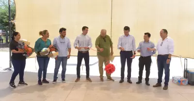 Inauguran cancha multiusos como primera etapa del Centro del Trabajador de la Co