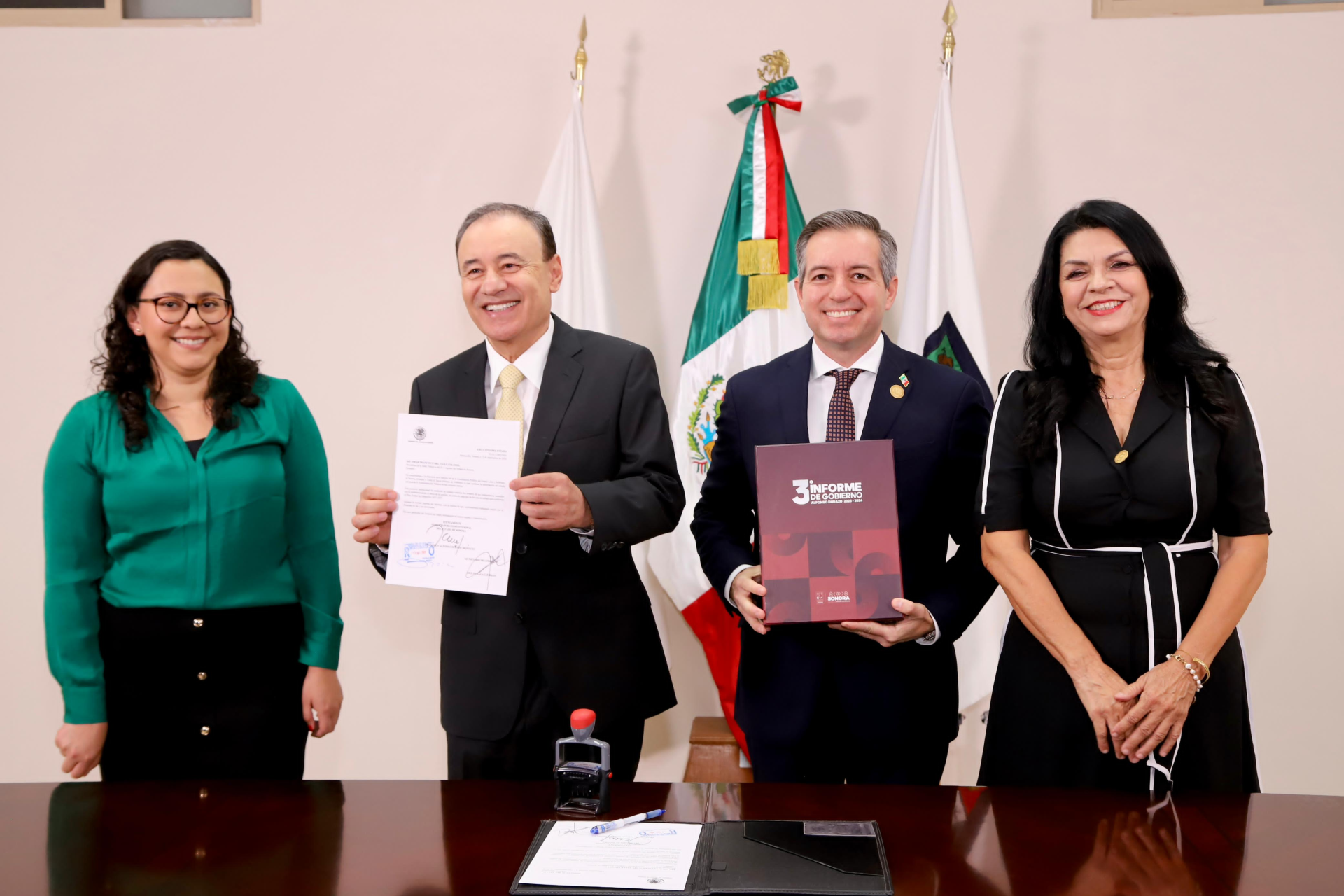 Cumple gobernador con protocolo de entrega del Tercer Informe de ...