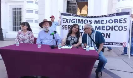 Jubilados y pensionados de la Universidad de Sonora se manifestaron frente a Pal