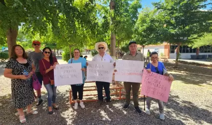 Se manifiestan en contra de expulsin de Fernando