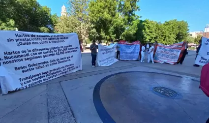 Personal mdico, de enfermera y tcnicos en radiologa se manifestaron frente a