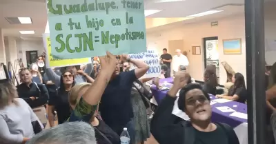 Empleados del Poder Judicial en Hermosillo le reclaman a presidenta del INE