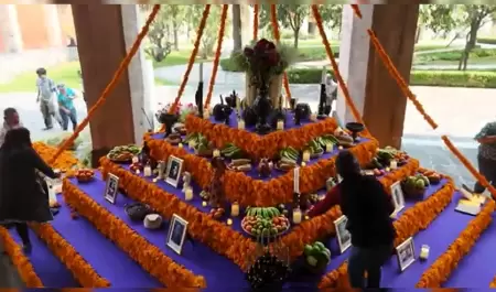 Ofrenda en Palacio Nacional honr a heronas de la patria